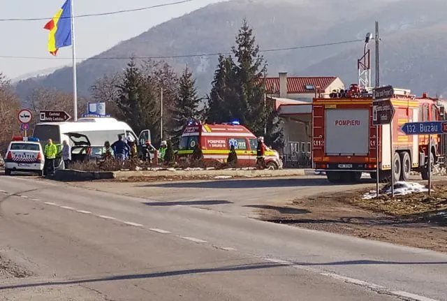 ULTIMĂ ORĂ: Accident rutier în care a fost implicat un microbuz