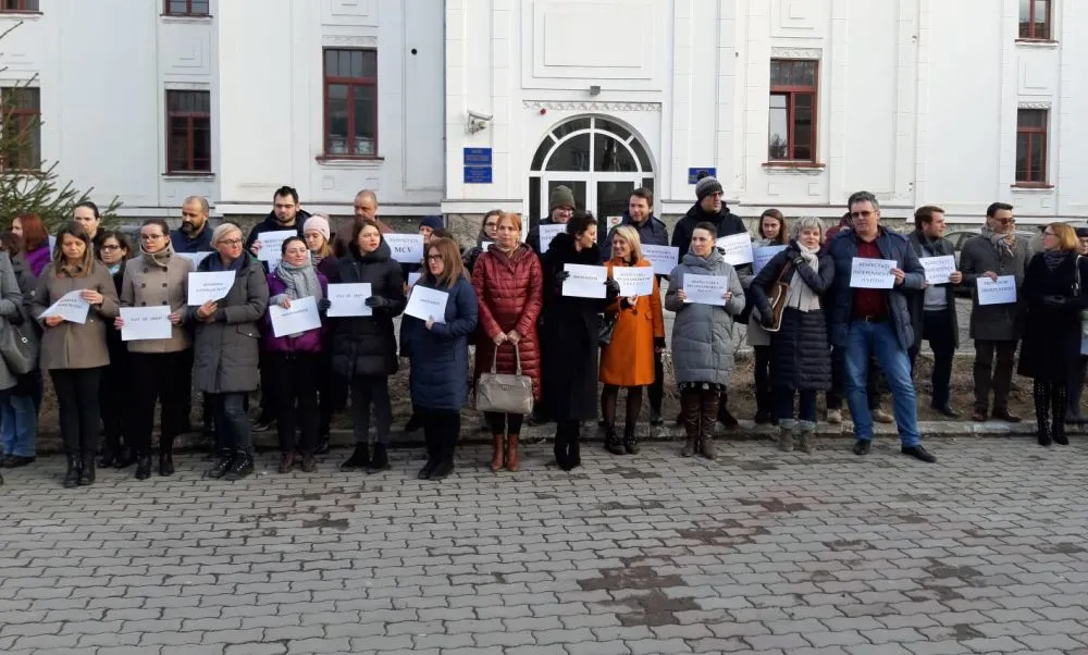 VIDEO + FOTO Un nou protest al magistraților, la Brașov
