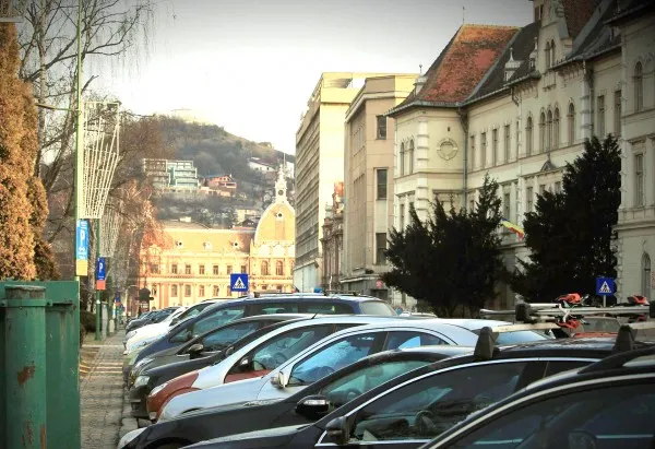 Parcările cu plată din Brașov, în atenția Consiliului Concurenței