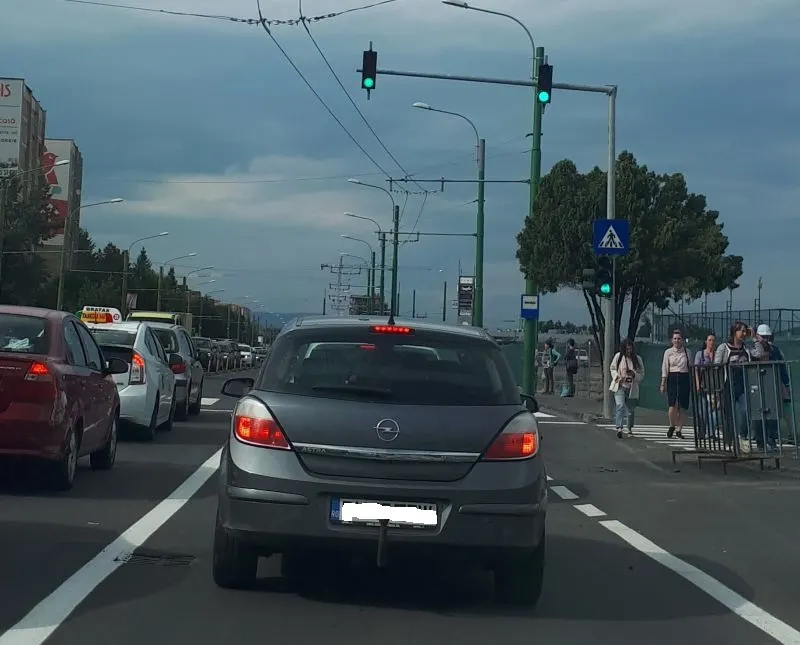 Măsură de siguranță pentru pietonii din Tractorul (FOTO)