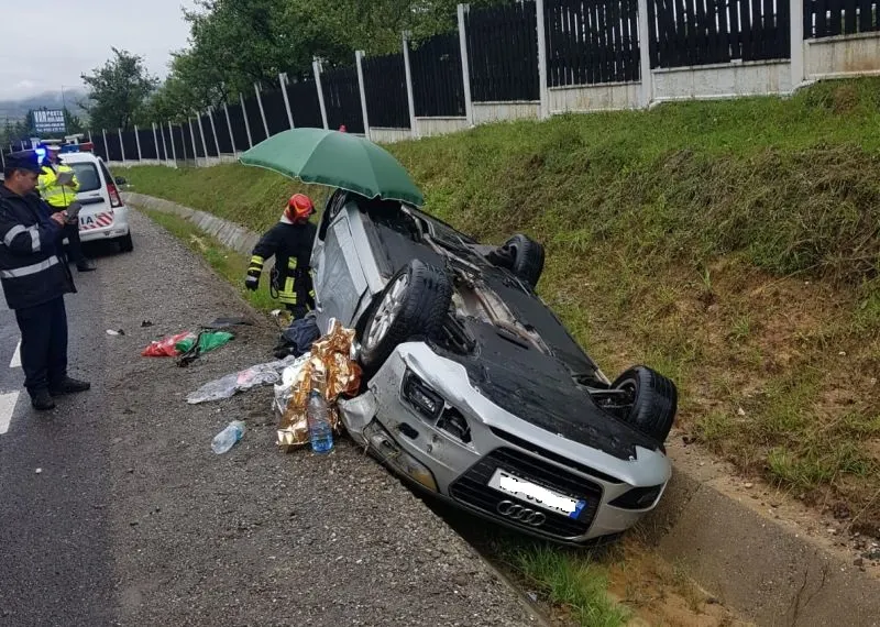 Maşină răsturnată, pe DN1