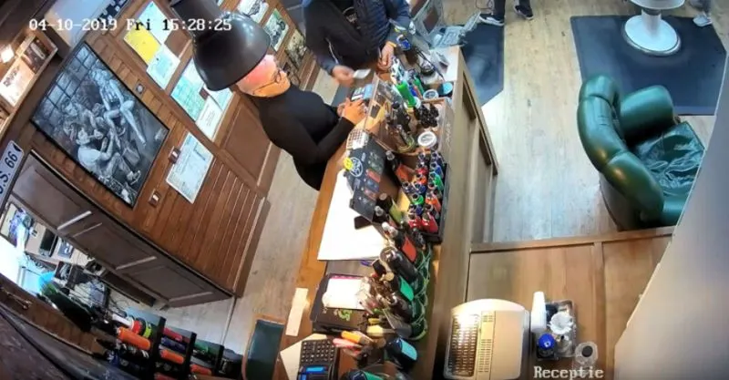 VIDEO Caz șocant la Brașov! Femeie agresată fizic și verbal de polițiști!