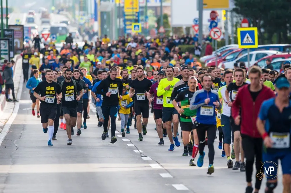Număr record de participanți la Crosul 15 Noiembrie