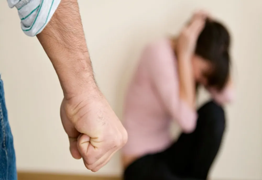 Violent și piroman! Și-a bătut soția și a dat foc centralei termice