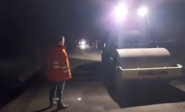 VIDEO Se lucrează între Râșnov și Bran chiar și noaptea