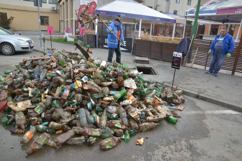 FOTO+VIDEO Dezastru ecologic, în canalul Timiș din municipiul Brașov