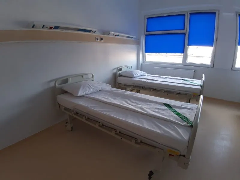 Câte persoane infectate cu COVID-19 au solicitat externarea, la Brașov, după decizia Curții Constituționale?