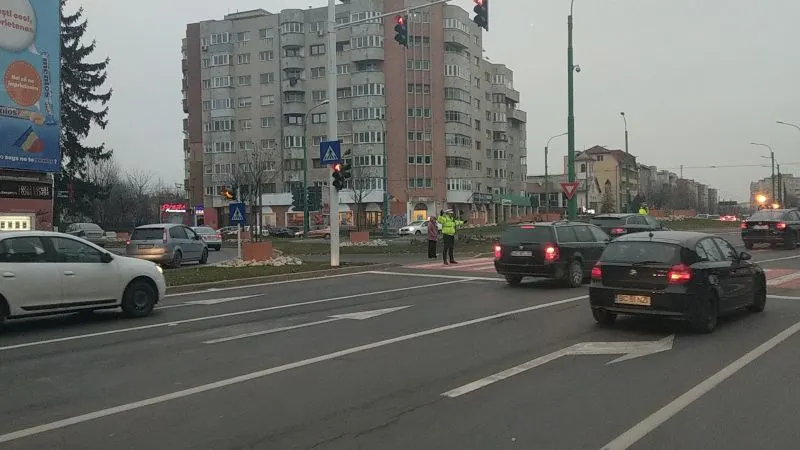 FOTO+VIDEO Atenție, șoferi! Poliția monitorizează traficul în principalele intersecții din Brașov