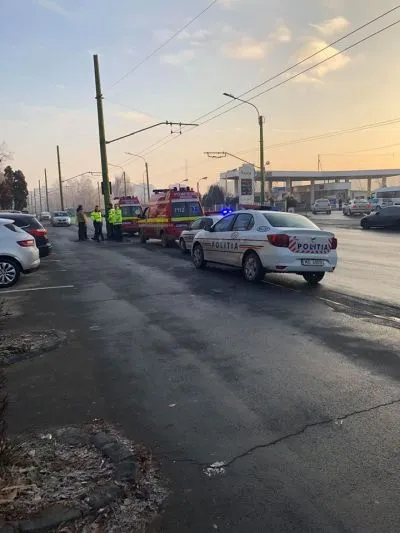 Persoane lovite de mașină, pe strada Hărmanului