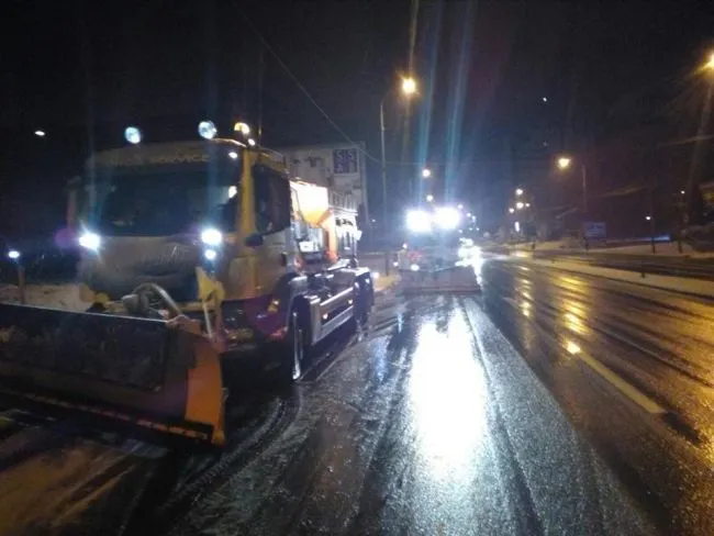 Noapte albă la DRDP Brașov! SUTE de utilaje sunt pregătite să intervină!