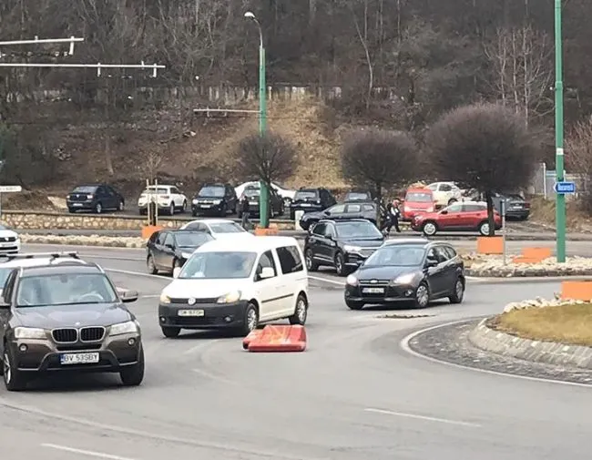VIDEO Atenție, șoferi! Pericol în trafic!