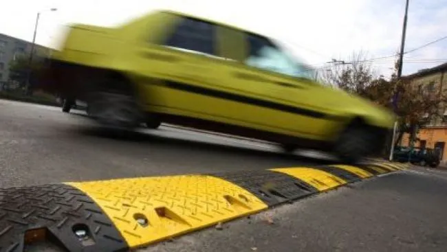 De mâine, limitatoare de viteză noi la trecerile pentru pietoni din Brașov