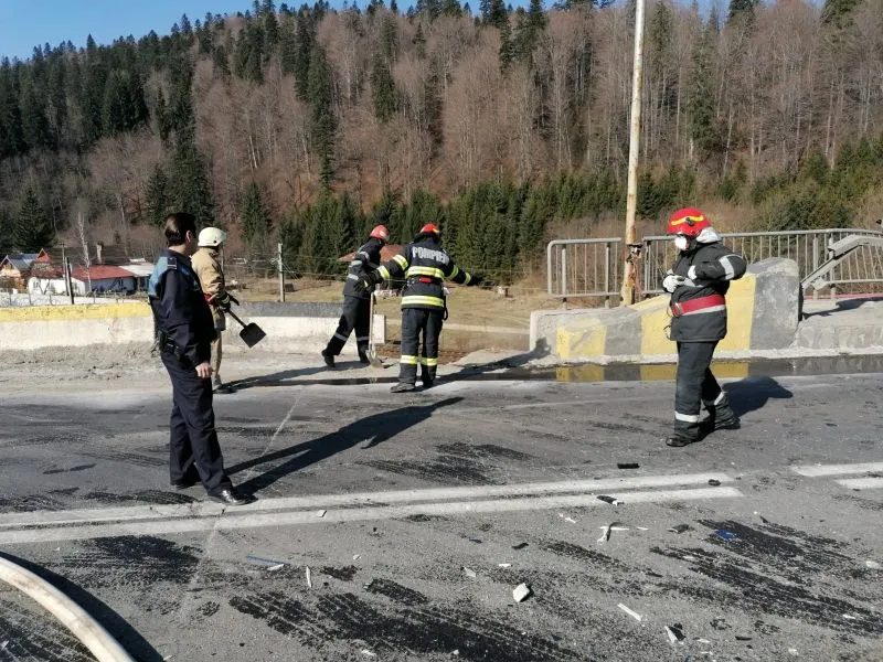 FOTO+VIDEO Grav accident, pe DN1! Două tiruri implicate! Trafic blocat