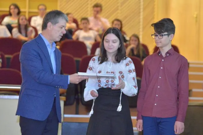 Premii pentru elevii de excepție ai Brașovului