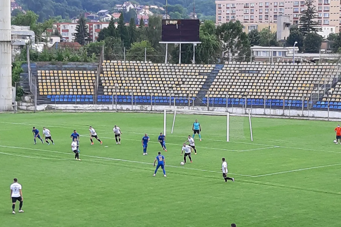 FOTBAL: S-a stabilit echipa care merge la barajul pentru Liga a 3-a