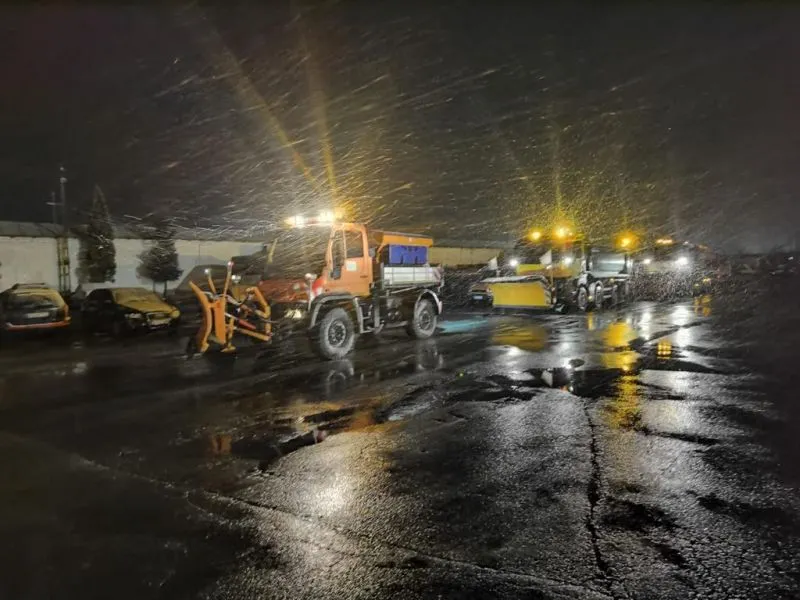 Prima deszăpezire din acest sezon, în municipiul Brașov (FOTO+VIDEO)