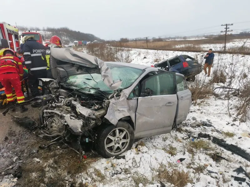 FOTO Accident cu 3 victime, pe DN1