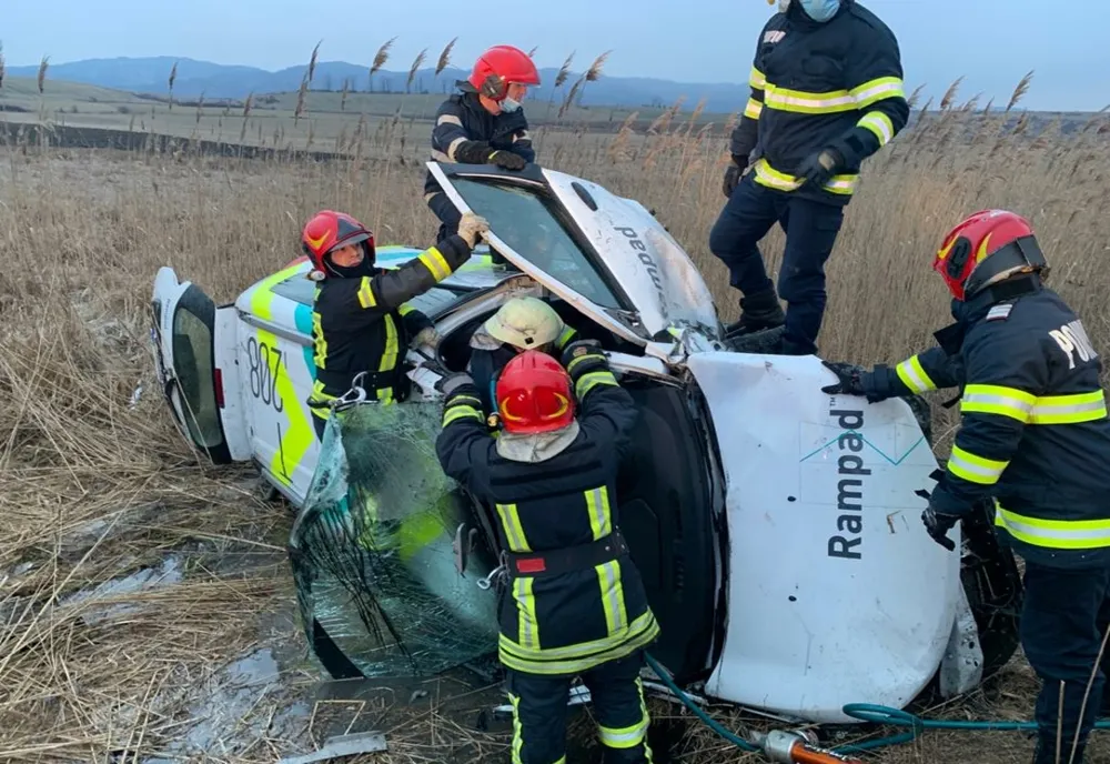 FOTO Accident cu 6 victime, pe DN13!