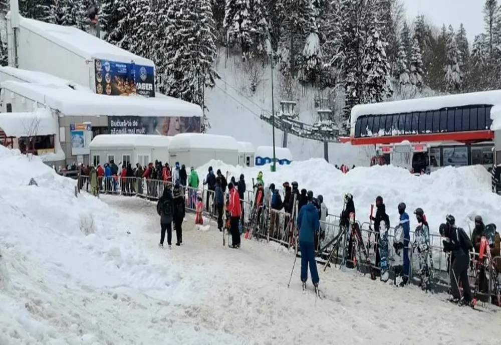 Restricții relaxate pentru agenții economici din Poiana Brașov