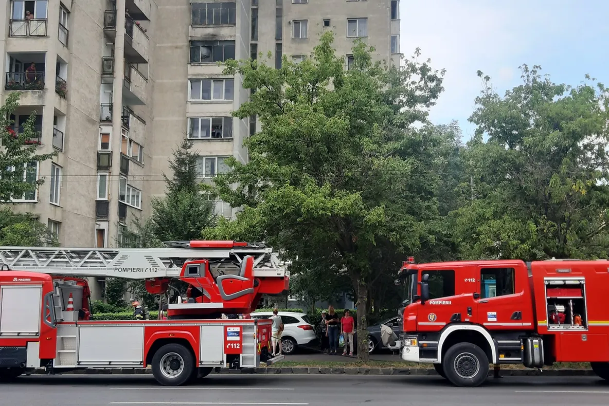 VIDEO Incendiu la un apartament din municipiul Braşov!