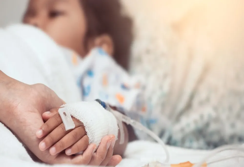 Părinții care au Covid pot fi tratați în secțiile de pediatrie dacă sunt internați cu copiii lor