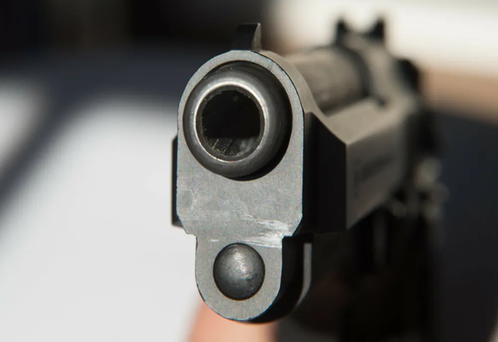 Tânăra polițistă care s-ar fi sinucis a fost dată afară din casă de mamă la 18 ani! Cu câteva ore înainte să se împuște s-ar fi certat cu soțul