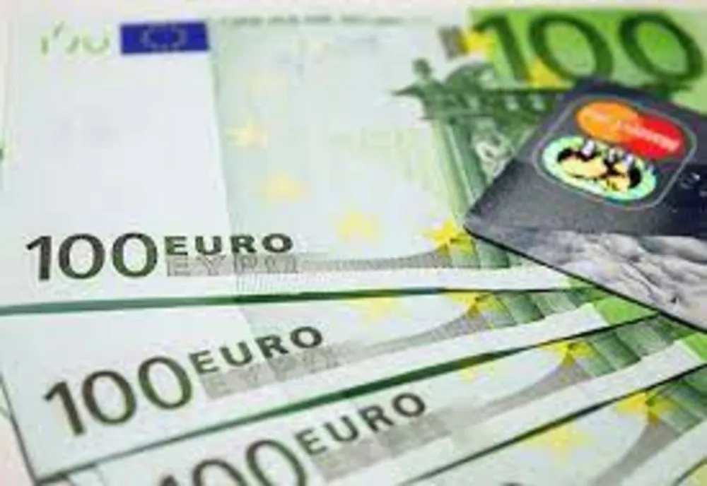 Comisia Europeană propune accelerarea introducerii plăților instant în euro