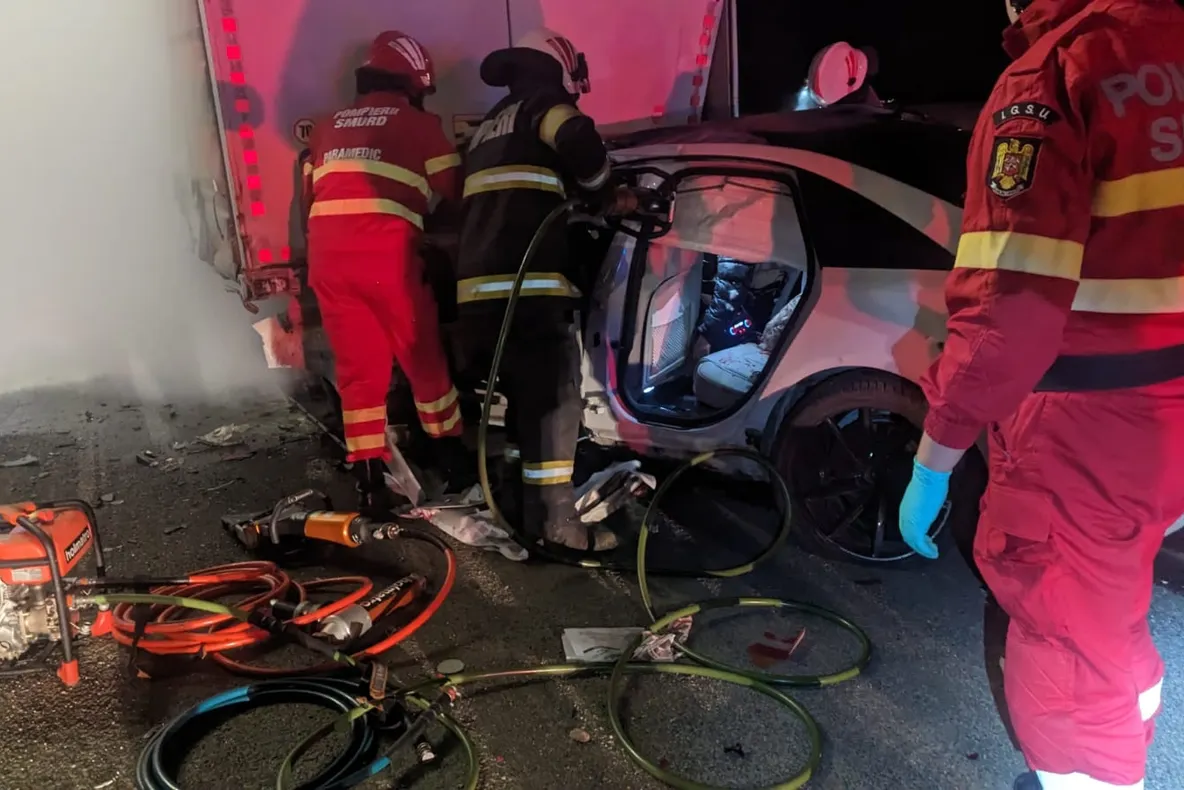 Doi brașoveni și-au pierdut viața într-un grav accident produs la Sibiu