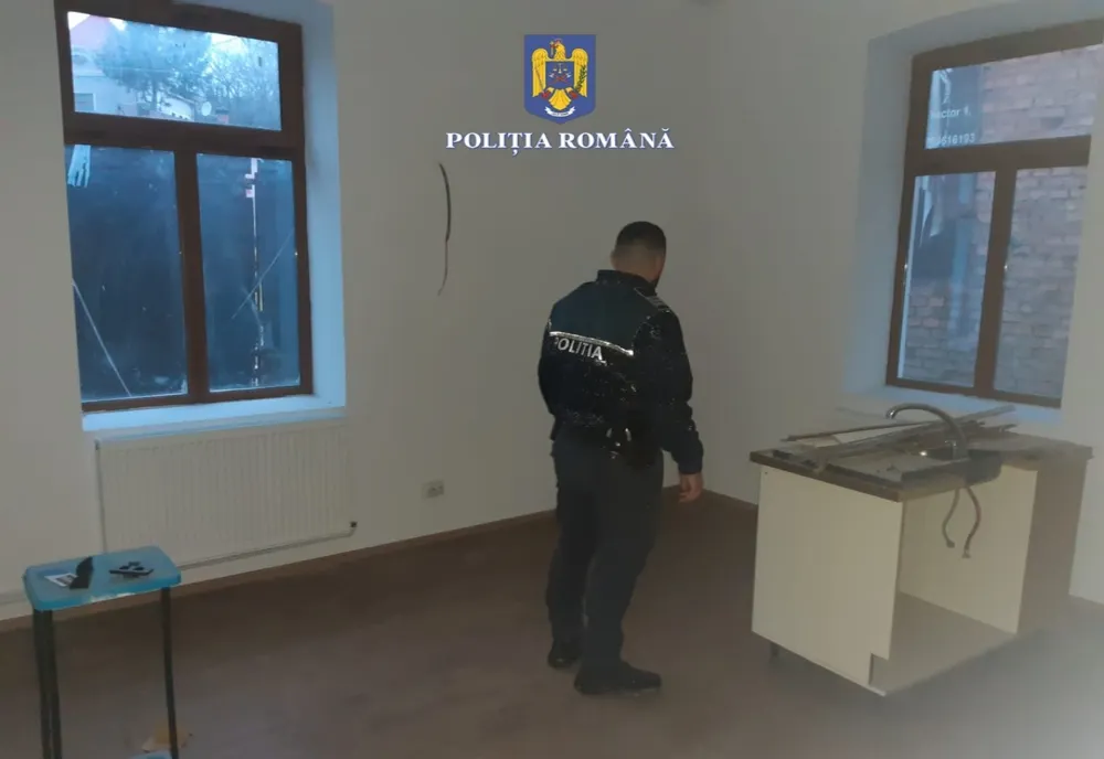 42 de percheziții într-un dosar privind infracțiuni de înșelăciune, cu un prejudiciu de aproximativ 4.000.000 de lei
