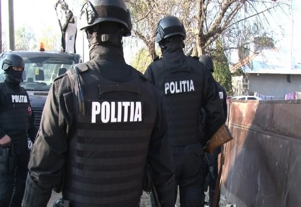 Polițiștii brașoveni fac percheziții la Constanța și Vaslui, la suspecți acuzați de înșelăciune prin metoda "accidentul"