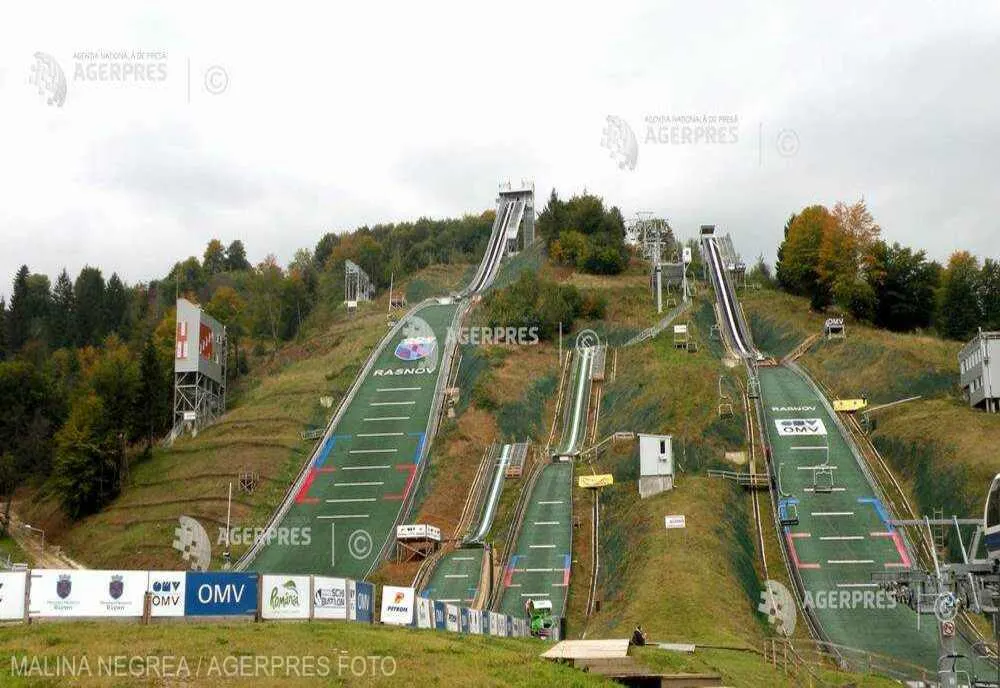 SPORTIVI DIN 15 ŢĂRI, LA RÂŞNOV, ÎN WEEKEND, LA CUPA MONDIALĂ DE VARĂ LA SĂRITURI CU SCHIURILE