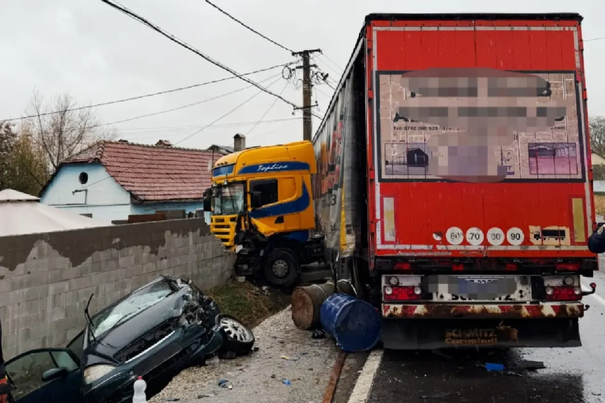 Trei persoane, printre care un minor, rănite grav într-un accident pe DN13, la Rotbav. Traficul a fost blocat
