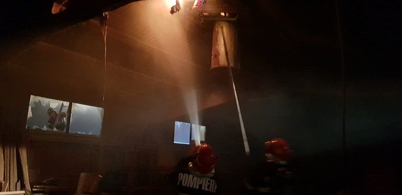 Incendiu, acum, în judeţul Braşov!