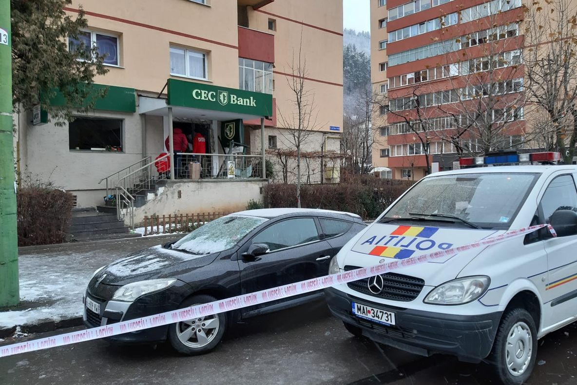 Câți bani au furat hoții care au detonat bancomatul din Brașov?
