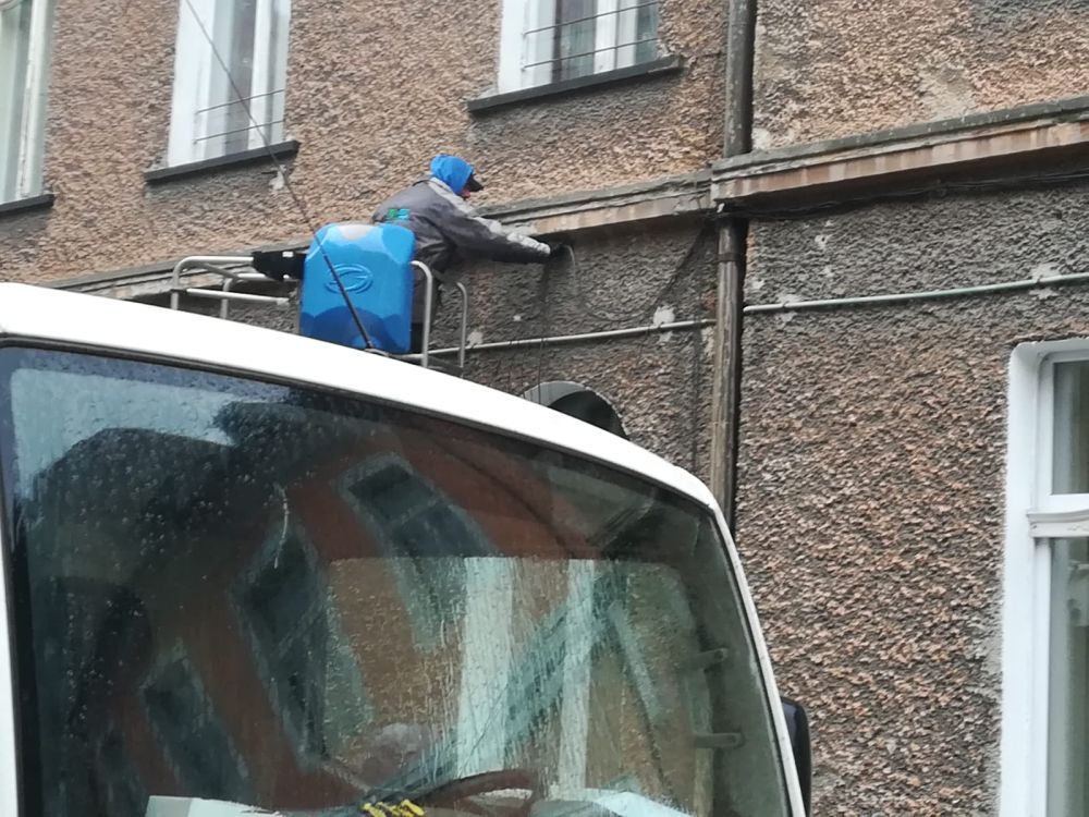 FOTO Fără cabluri inestetice pe fațadele clădirilor din Centrul Istoric al municipiului Brașov