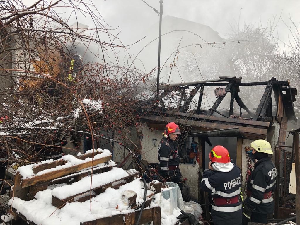 ULTIMĂ ORĂ: Casă în flăcări, la Feldioara!