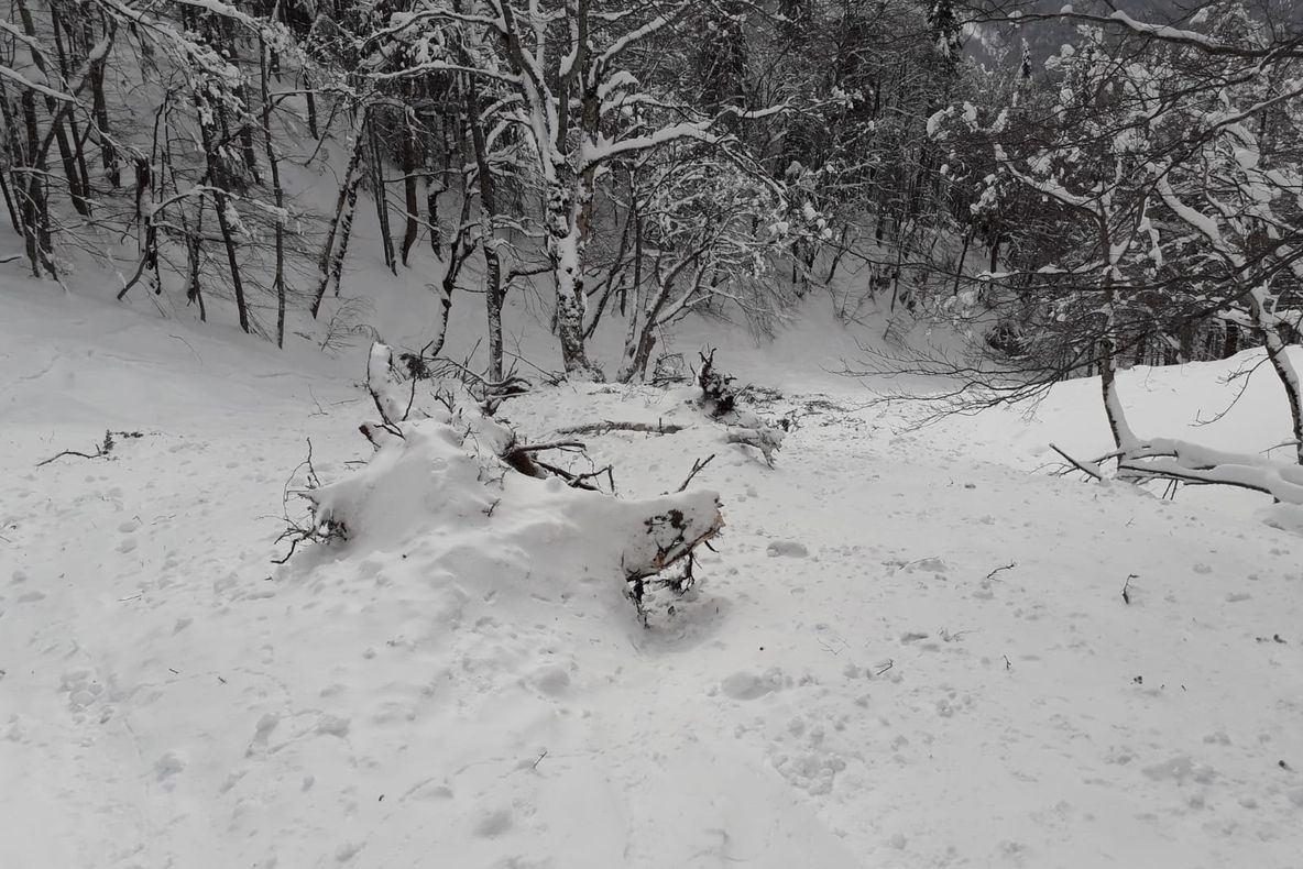 FOTO Avertizare din partea Salvamont! Pericol de avalanșe în Masivul Postăvarul