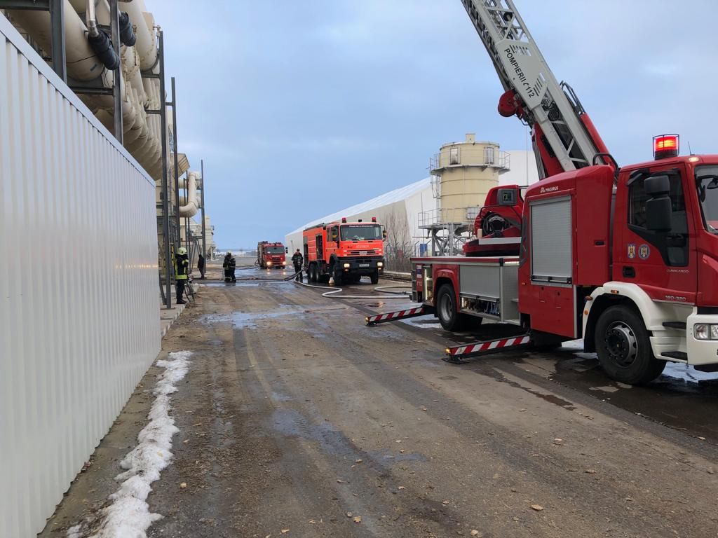 Incendiu la Kronospan (FOTOGALERIE)