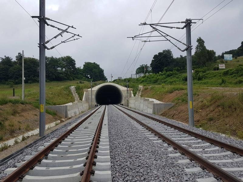 CFR modernizează un sector de cale ferată din județul Brașov