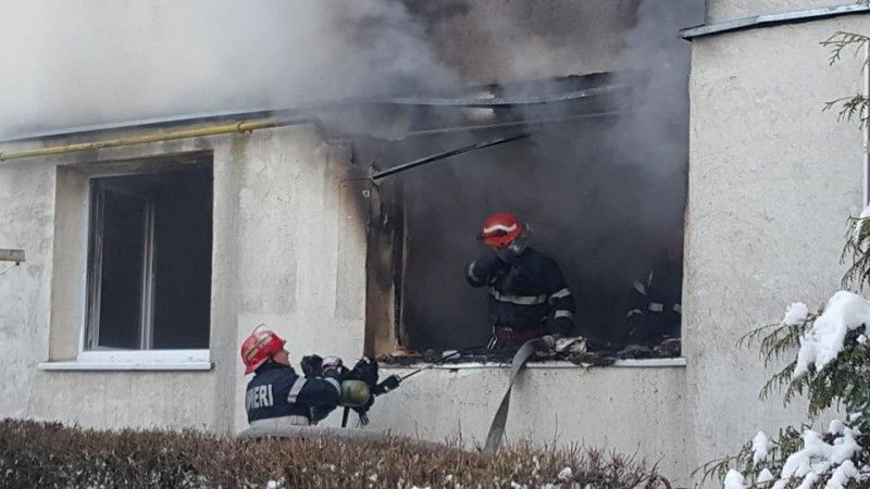 ULTIMĂ ORĂ: Incendiu într-un apartament din Brașov