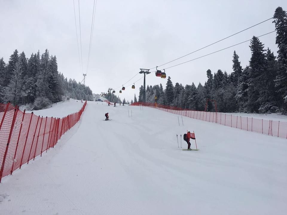 Tunurile pentru producerea zăpezii din Poiana Brașov vor fi pornite și pe timpul zilei
