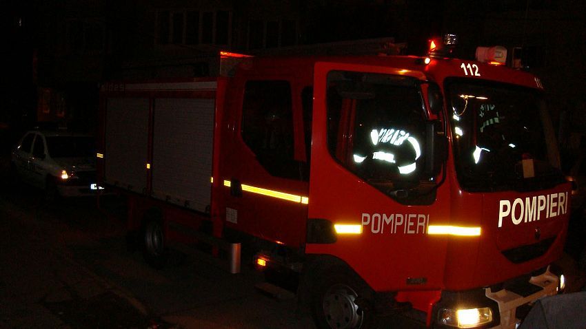 ULTIMĂ ORĂ: Incendiu în județul Brașov. Bărbat în stop cardio-respirator