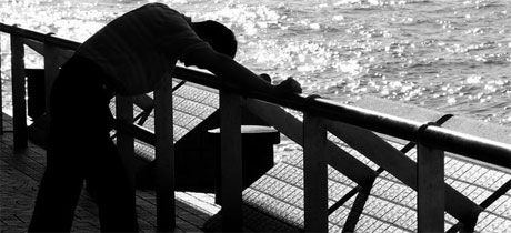 Un bărbat din Făgăraș a încercat să se arunce în râul Olt