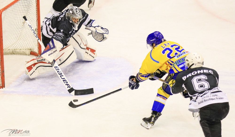 Hochei pe gheață: Corona Wolves s-a distrat cu Sportul Studențesc FOTO