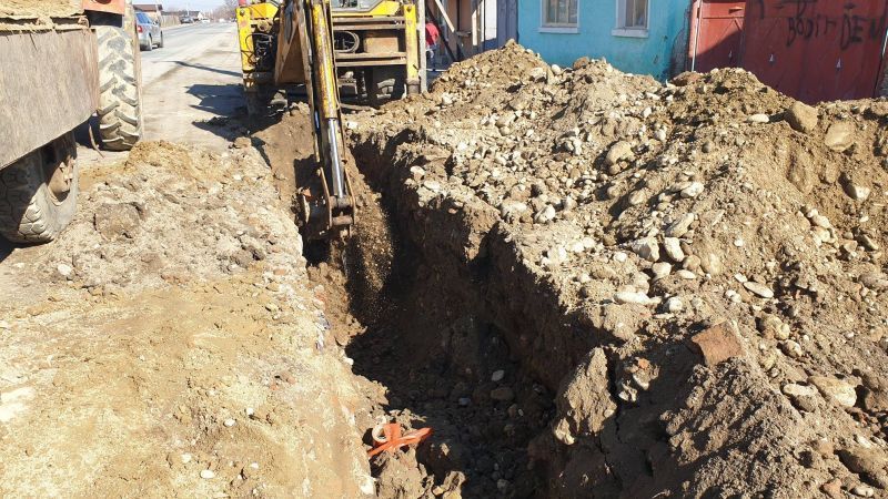 FOTO Lucrări de modernizare la rețeaua de canalizare din Râșnov