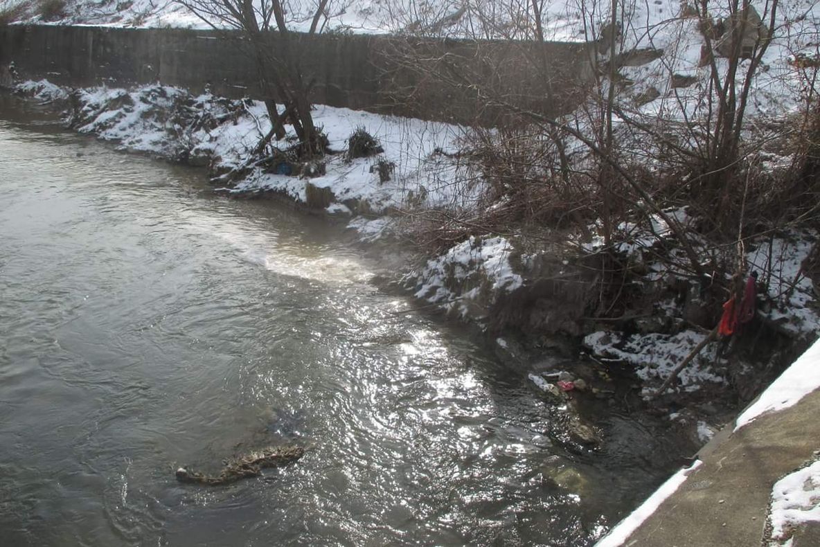 FOTO Garda de Mediu a amendat cu 100.000 de lei o societate din Zărneşti