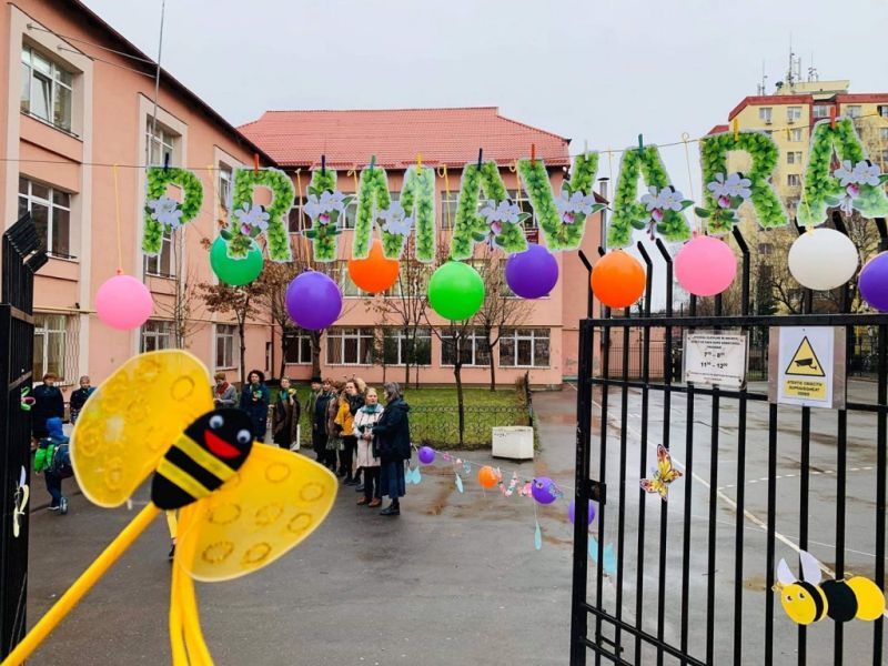 FOTO+VIDEO Flashmob inedit, la o școală din Brașov