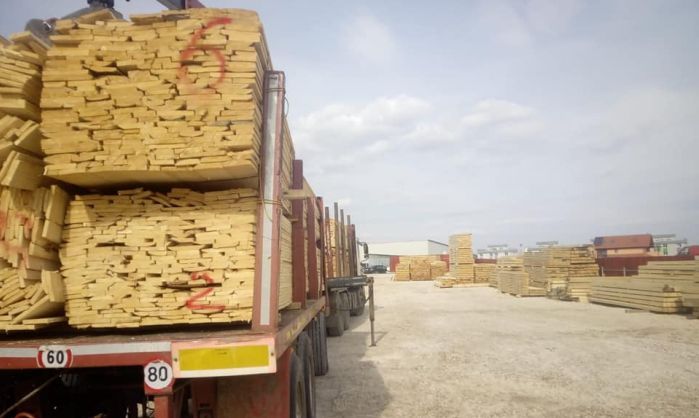 Cherestea fără documente legale, confiscată