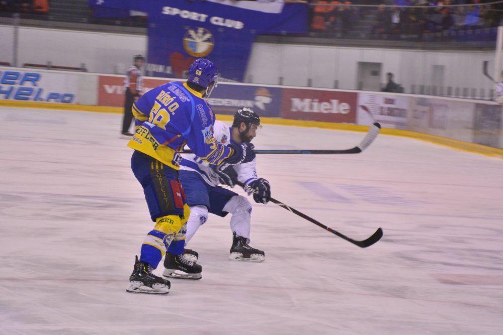 HOCHEI: Umilință totală pentru Corona Wolves Brașov, în Erste Liga