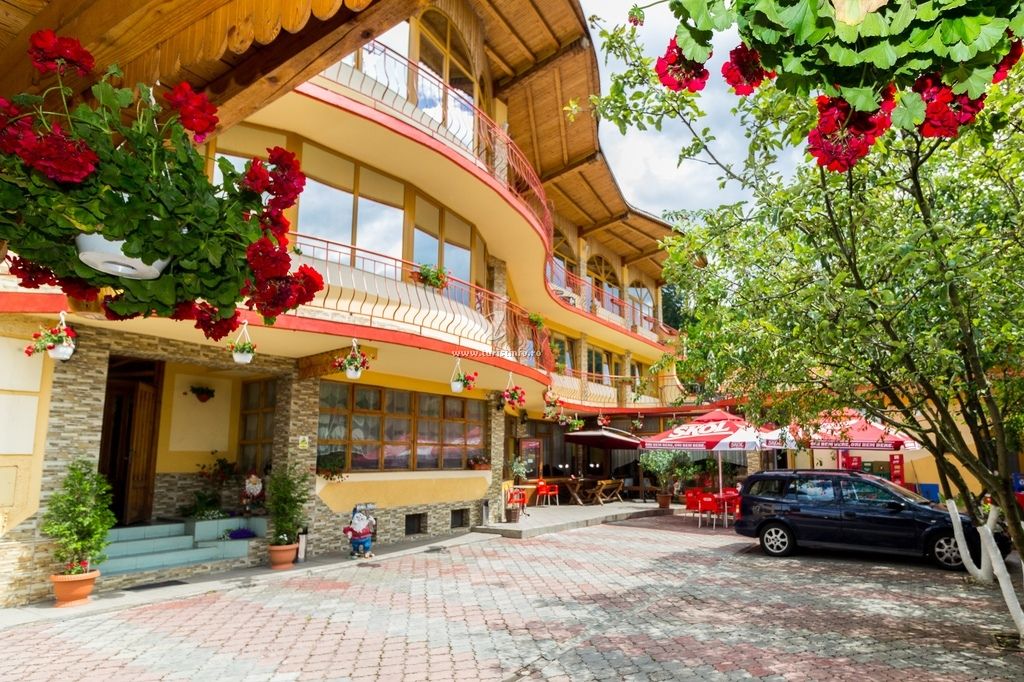 Brașovul, pe PRIMUL LOC! Peste 250.000 de turiști au înnoptat, în ianuarie, în județ